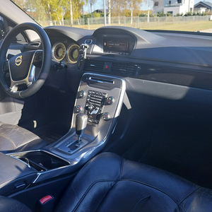 M: Volvo V70 2.0 120kw Momentum (5 foto / 12)