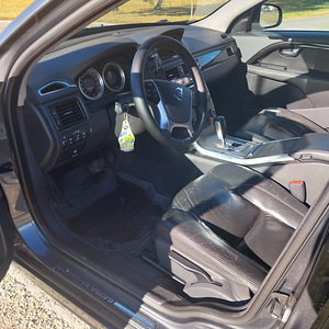 M: Volvo V70 2.0 120kw Momentum (6 foto / 12)