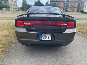 Dodge Charger R/T Plus AWD V8 (3 foto / 13)