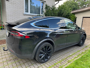 2016 Tesla Model X90D (4 фото из 13)