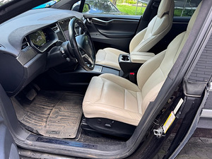 2016 Tesla Model X90D (9 фото из 13)