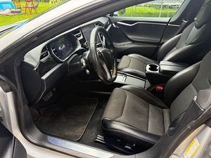 2017 Tesla Model S75D (7 foto / 11)