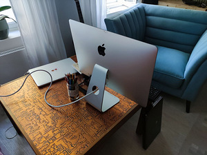 iMac (Retina 4K, 21.5-inch, 2017) (1 foto / 2)