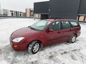Ford Focus Turnier 1.8 (8 foto / 15)