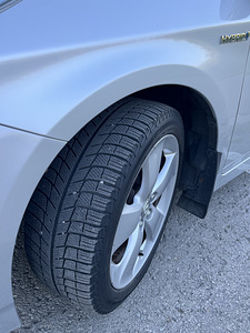 Toyota Prius Advanced (14 foto / 14)