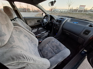 Mitsubishi Carisma GLS (7 foto / 14)