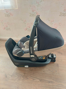 Два автокресла MaxiCos + Isofix (2way Fix) (1 фото из 5)