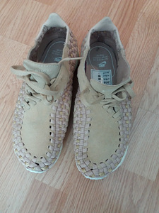 Новые Nike 36.5 (2 фото из 2)