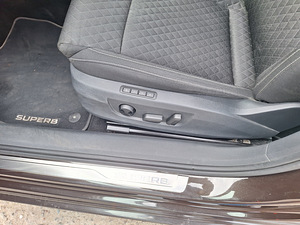 Skoda superb (9 foto / 12)