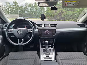 Skoda superb (11 foto / 12)