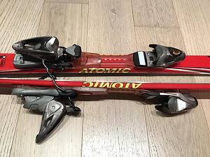 ATOMIC mäesuusad, 160cm, carving (2 foto / 3)