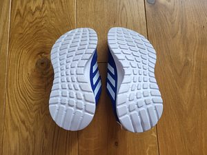 Müüa uued Adidase laste tossud nr 34 (5 foto / 5)