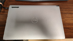 DELL 3551 I7-10850H 16 GB 516 GB SSD NVIDIA QUADRO P620 (3 foto / 3)