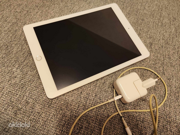 iPad 5-го поколения, WiFi + сотовая связь, 32 ГБ (фото #1)