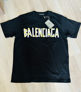 BALENCIAGA (1 foto / 3)