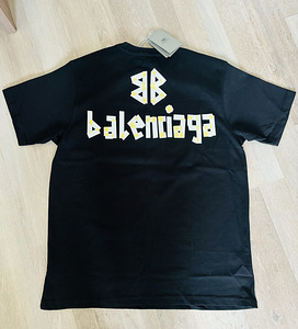 BALENCIAGA (2 foto / 3)