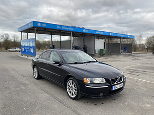 Volvo s60 (2 фото из 12)