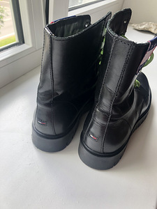 Tommy Hilfiger poolsaapad, s 37 (3 foto / 5)