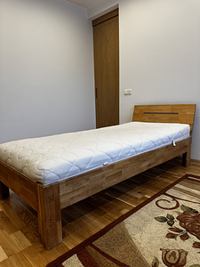 Продам б/у кровать 90см*200см с матрасом. (3 фото из 3)