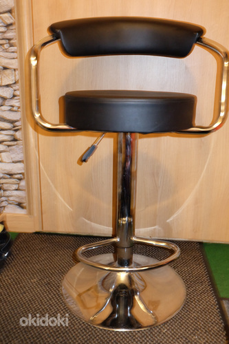 Малоиспользованый стул в хорошем состоянии (фото #2)