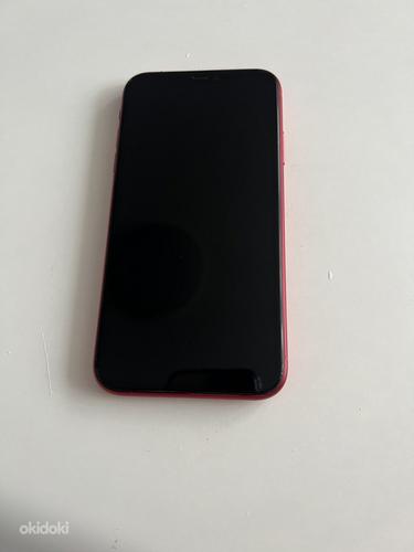 Apple iPhone 11 64 ГБ красный (фото #1)