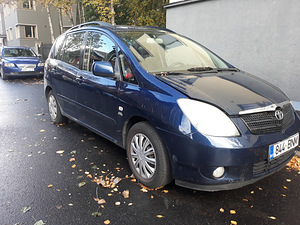 Toyota corolla verso 2003 (6 foto / 8)