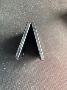 Samsung flip 4 256 (3 foto / 4)