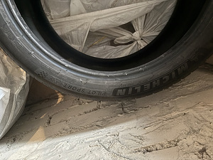 Suverehvid Michelin Pilot Sport R21 275/40. - 2tk (2 foto / 3)
