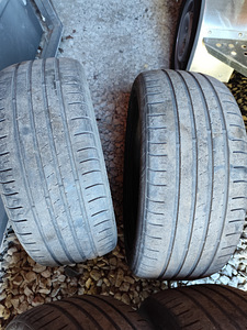 Kumho (2 фото из 4)