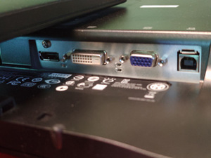 MONITOR HP Compaq LA2306x (5 foto / 9)