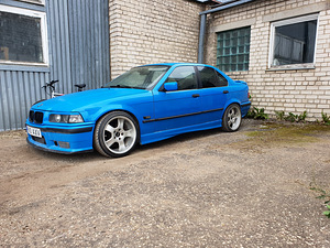 BMW 316 ( 2.0 110kw ) manuaal (2 foto / 7)