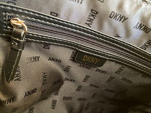 Kott DKNY (4 foto / 5)