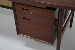 Vintage Danish Executive Rosewood Desk by Arne Vodder (5 foto / 7)