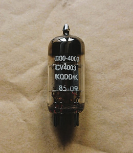 Mullard CV4003 (M8136 / ECC82 / 12AU7 military grade) tube (2 foto / 5)