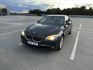 BMW 730 3.0 180kW (1 foto / 13)