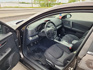 Mazda 6 2.0 114kw (4 foto / 7)