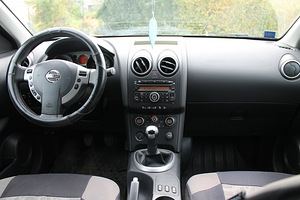 Nissan Qashqai (6 foto / 9)