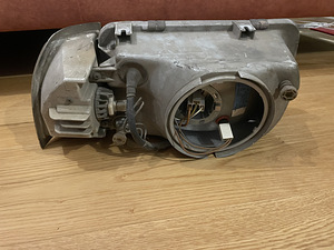 Audi 100 C2 esituled ja võre (7 foto / 7)