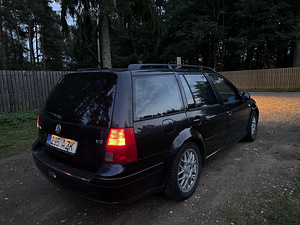 Volkswagen Bora 2.3 v5 manual 110kw (3 фото из 6)