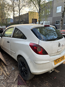 Opel Corsa 1.2CDTI varuosadeks (4 foto / 5)