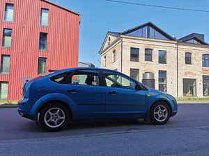 Ford Focus 1.6 85 kw 2005 (4 foto / 8)