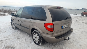 Chrysler Voyager (6 фото из 15)