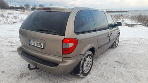 Chrysler Voyager (8 фото из 15)