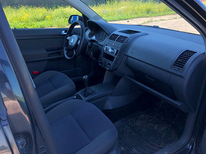 Vw Polo 1.2 Bensiin 2006 a. (7 foto / 9)