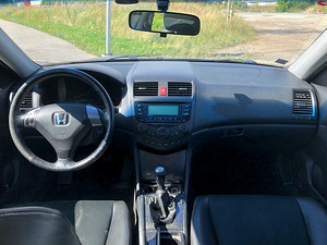 Honda Accord 2.0i 2003a (6 foto / 9)