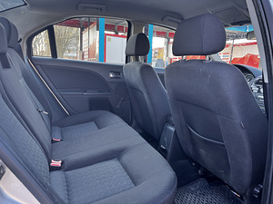 Ford Mondeo 1.8 bensiin 81 kw 2006 (8 foto / 10)