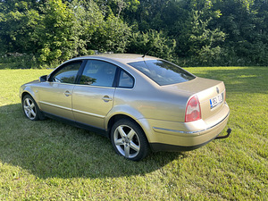 Volkswagen Passat (2 foto / 5)
