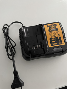 DeWalt laadija DCB112 (2 foto / 2)