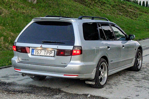 Mitsubishi Galant sport. (6 foto / 12)
