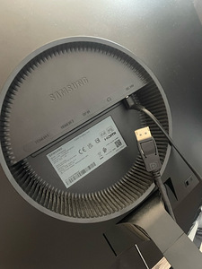 24" Samsung Curved monitor 144hz (3 foto / 4)